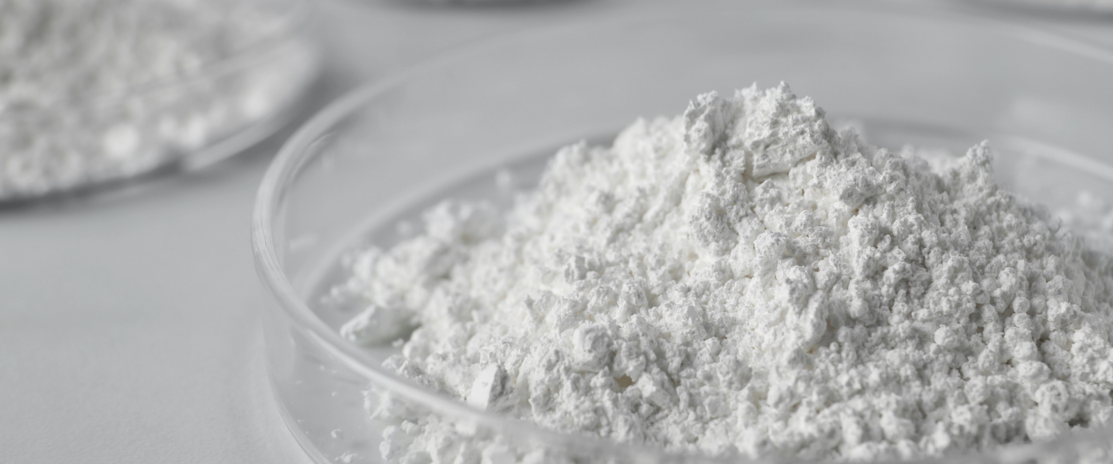 Croscarmellose Sodium dạng bột trắng mịn, tá dược siêu rã
